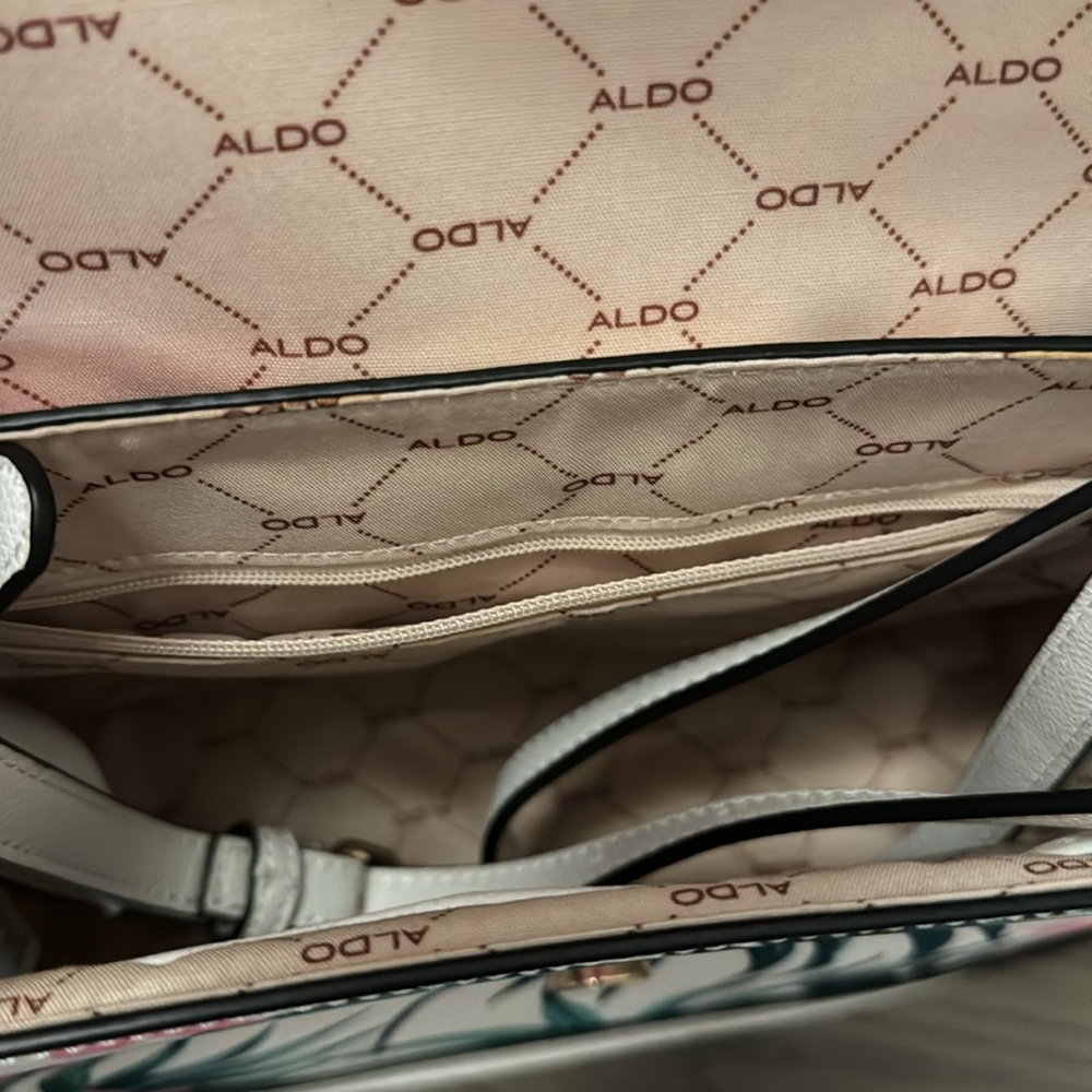 Purse - Picture 4 of 4